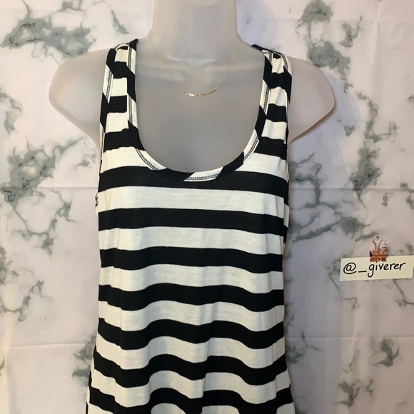Large Black & White Stripped Tank Top - Picture 3 of 9